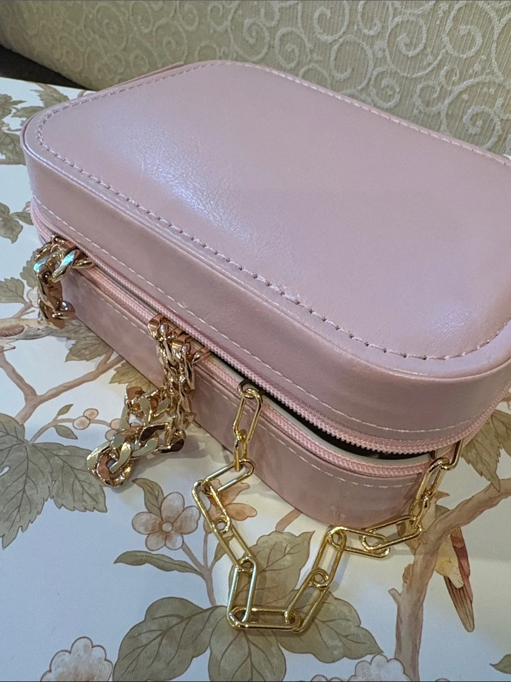 Women's Pink Rectangular travel Jewerly case with light chargeable mirror